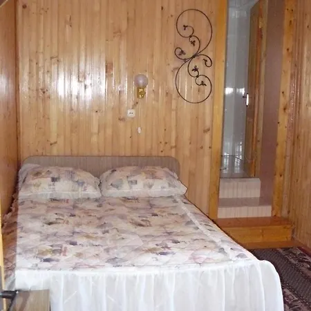 מלון Саламандра Гостинний Двір 2*